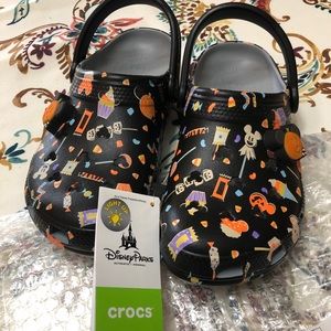 NWT Disney Light Up Halloween Crocs